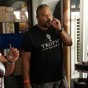 Meet your Posher, Dennis